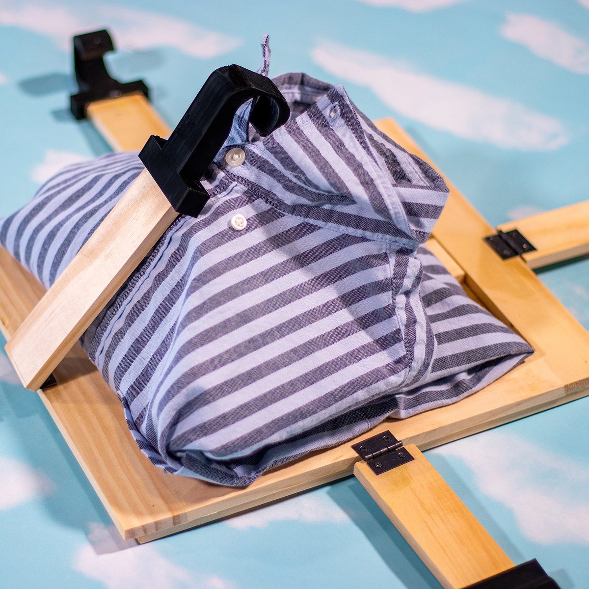 ShirtUnfolder small ShirtUnfolder small