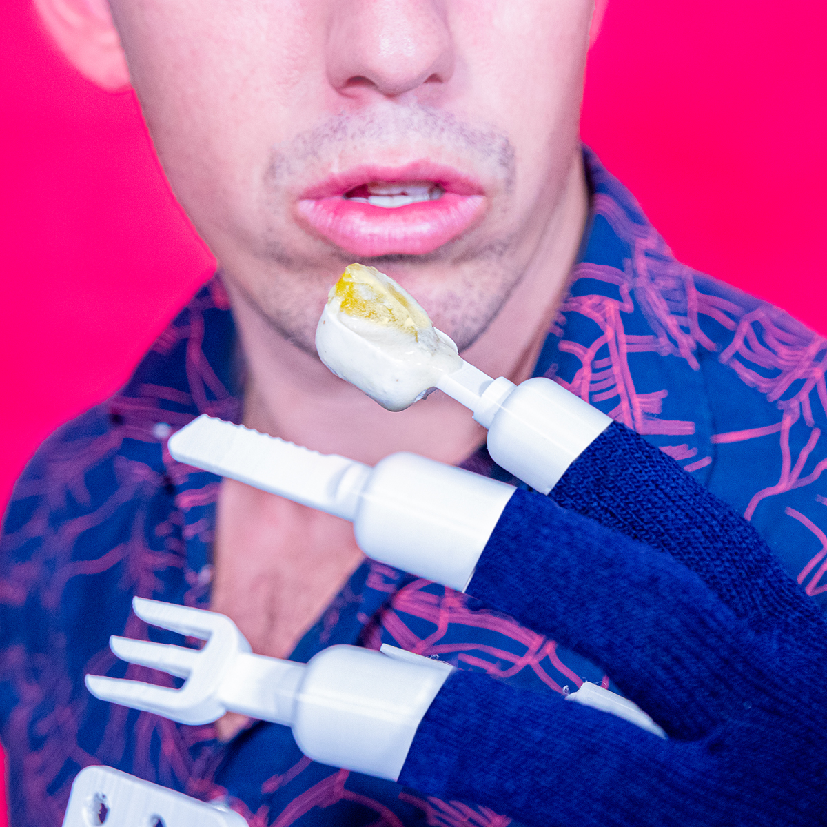 Glovetencils - Unnecessary Inventions Glovetencils - Unnecessary Inventions